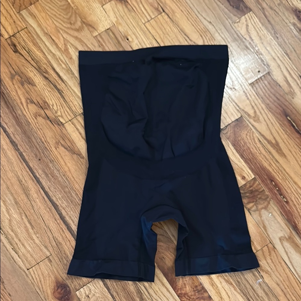 Ingrid & Isabel Black Maternity Shorts